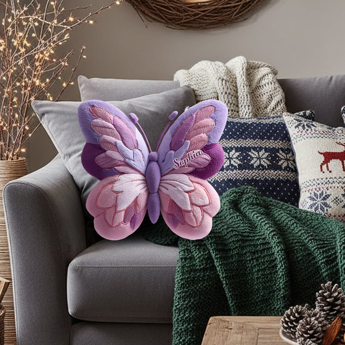Flauschiger Schmetterling – Personalisiertes Schmetterlingskissen aus Kunstfell