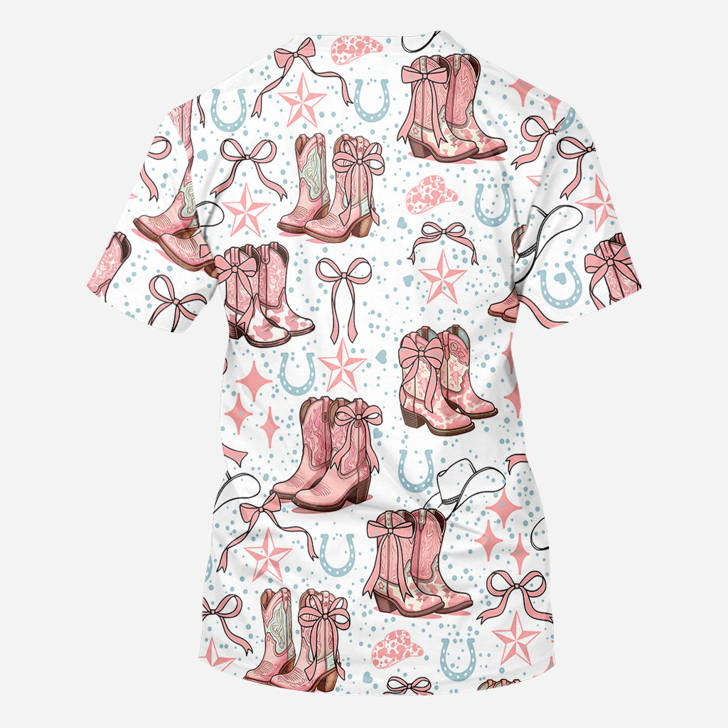 Kokette Cowgirl-Stiefel und Schleifen – personalisiertes Cowgirl-Shirt mit Allover-Print