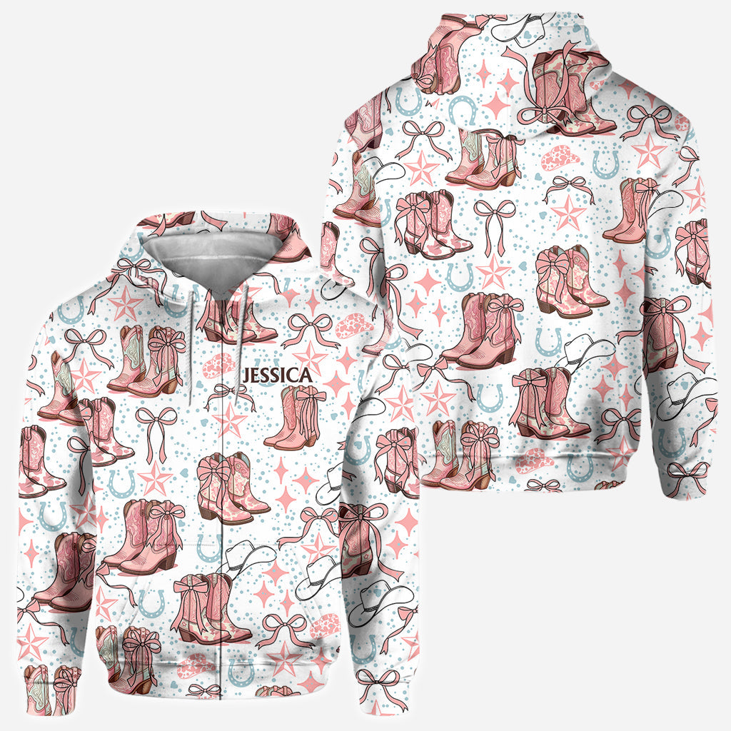 Kokette Cowgirl-Stiefel und Schleifen – personalisiertes Cowgirl-Shirt mit Allover-Print