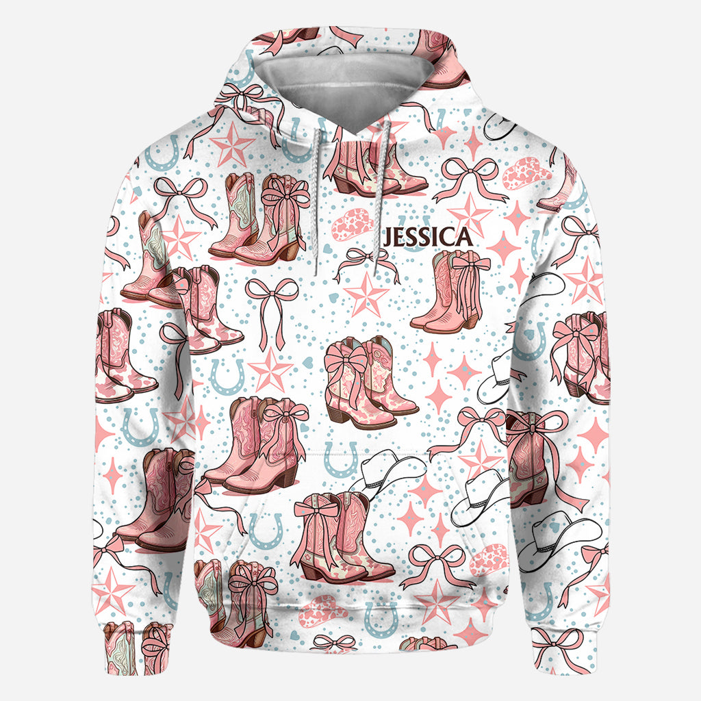 Kokette Cowgirl-Stiefel und Schleifen – personalisiertes Cowgirl-Shirt mit Allover-Print