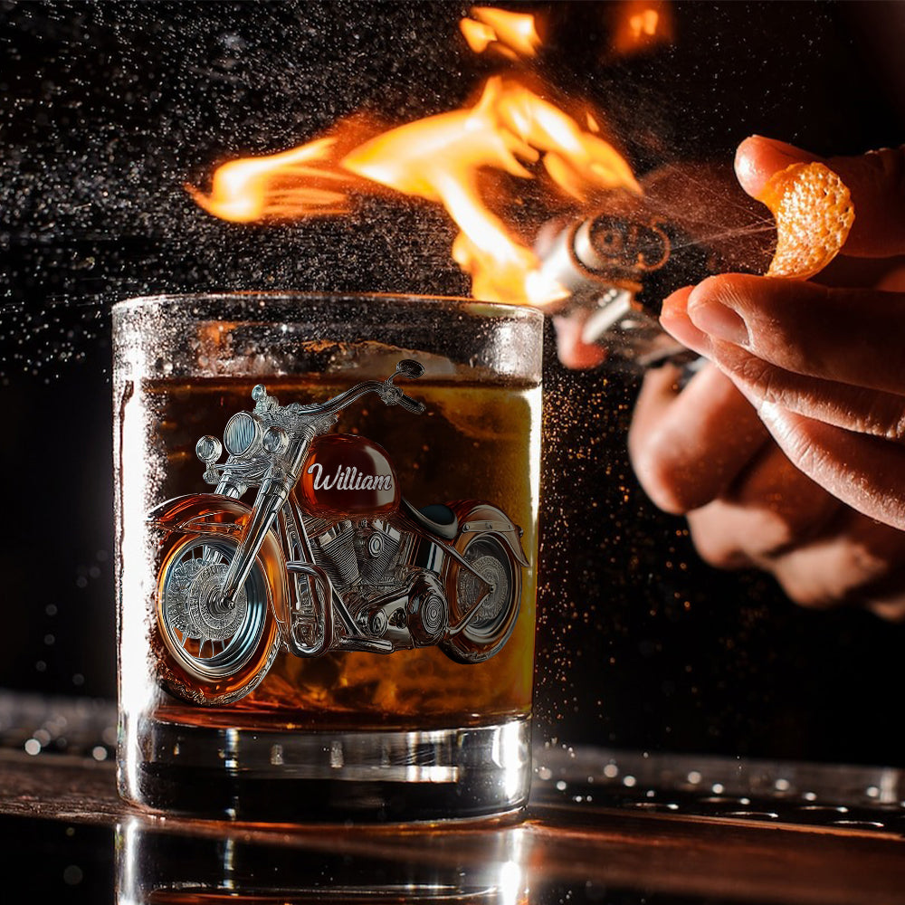 Motorradliebe – Personalisiertes Whiskyglas für Biker