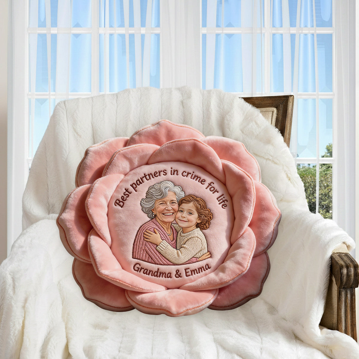 L'amour grandit ici - Coussin en fausse fourrure personnalisé pour grand-mère