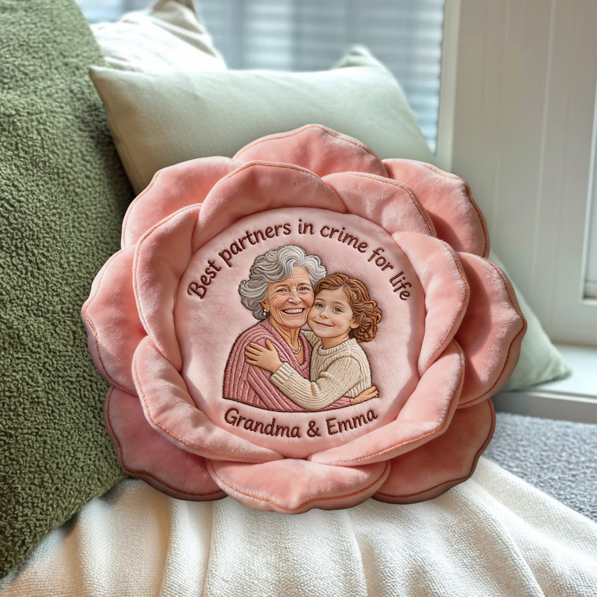L'amour grandit ici - Coussin en fausse fourrure personnalisé pour grand-mère