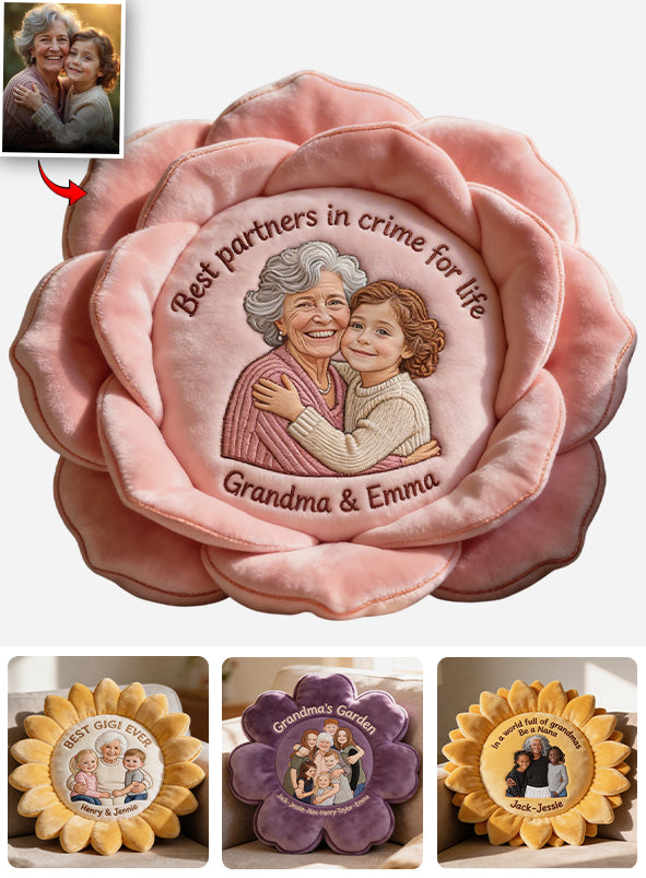 L'amour grandit ici - Coussin en fausse fourrure personnalisé pour grand-mère