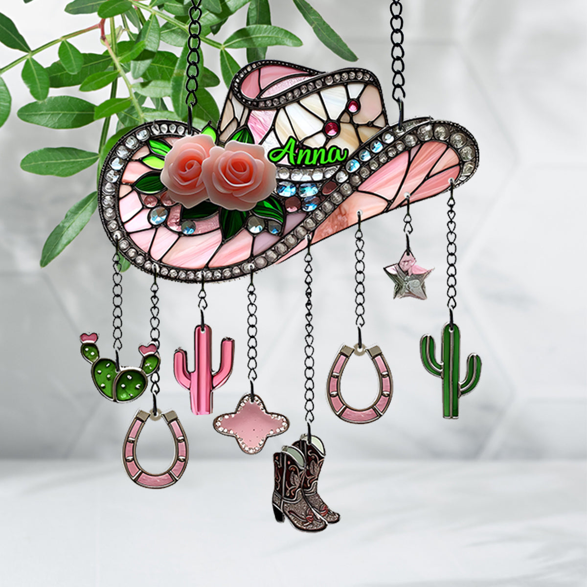 Bottes de cowgirl roses - Attrape-soleil de fenêtre personnalisé avec breloques