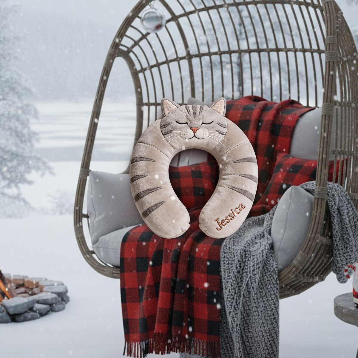 Niedliches Reisekissen mit Tiermotiv – Personalisiertes Katzenkissen aus hochwertigem Kunstfell