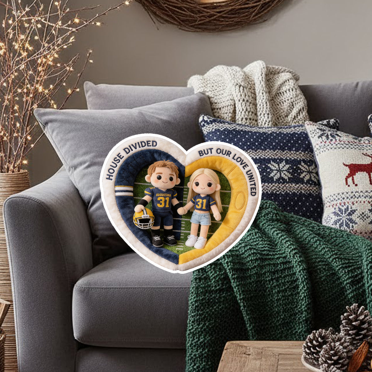 Football House Divided - Coussin personnalisé en fausse fourrure en forme de football