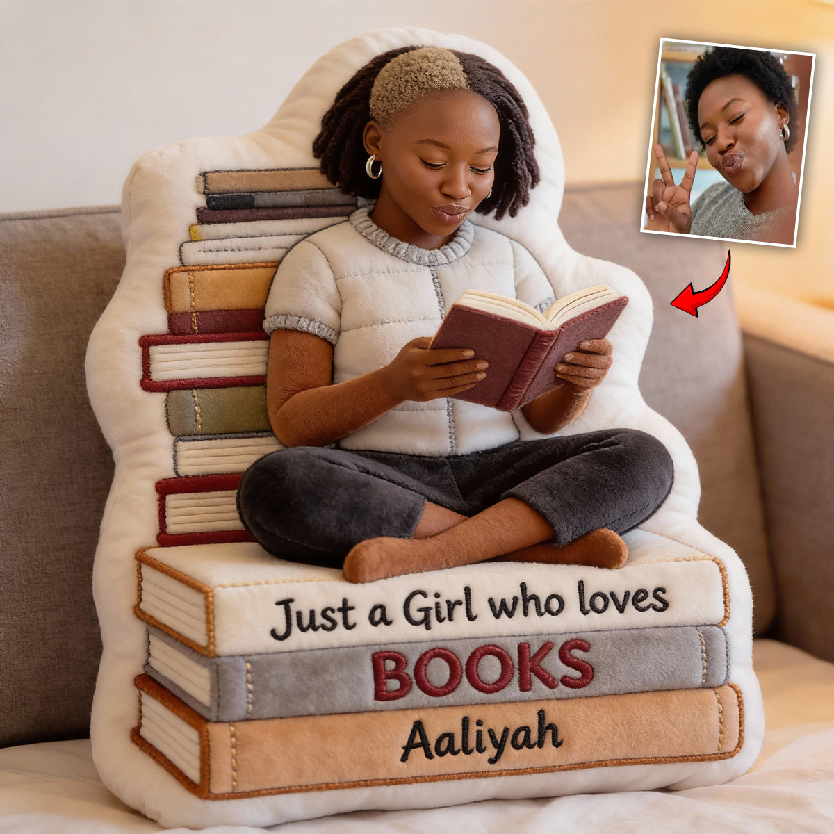 Einfach ein Mädchen, das Bücher liebt – personalisiertes Kissen in Buchform aus Kunstfell