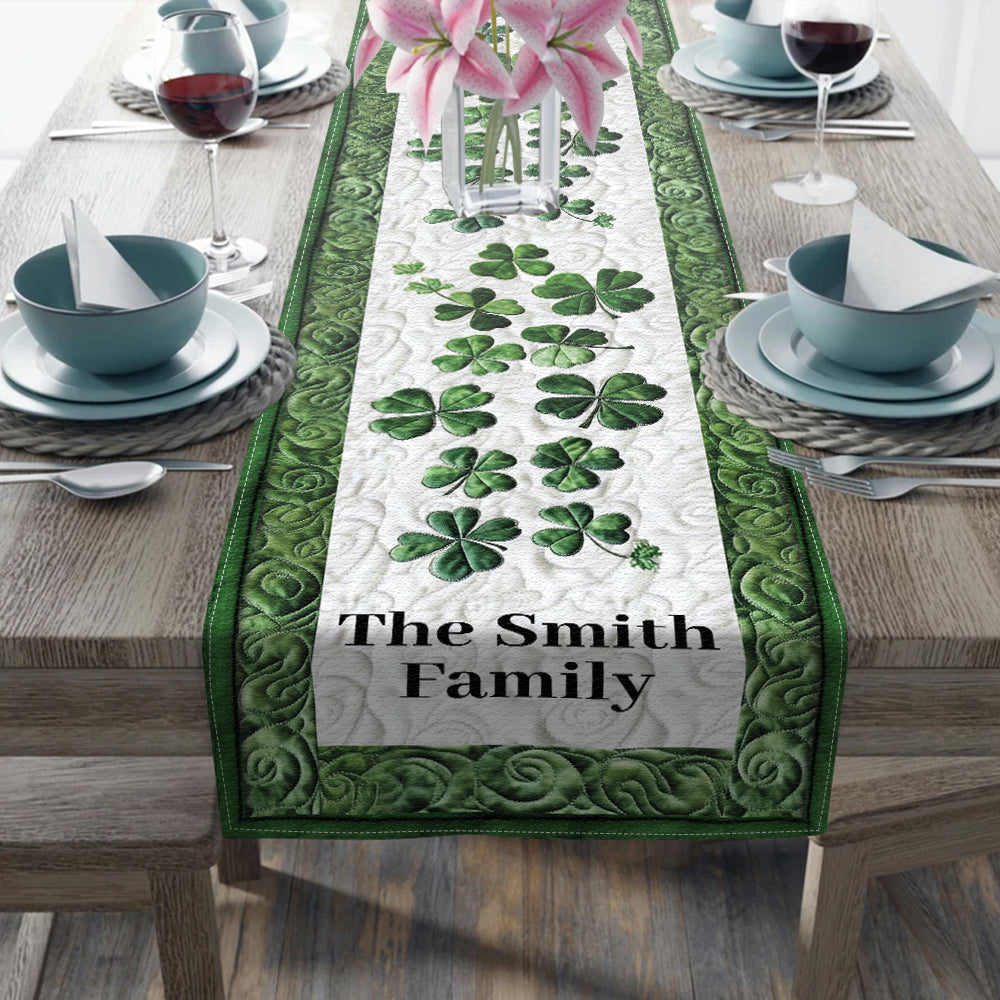 Chemin de table personnalisé Lucky Family - Famille