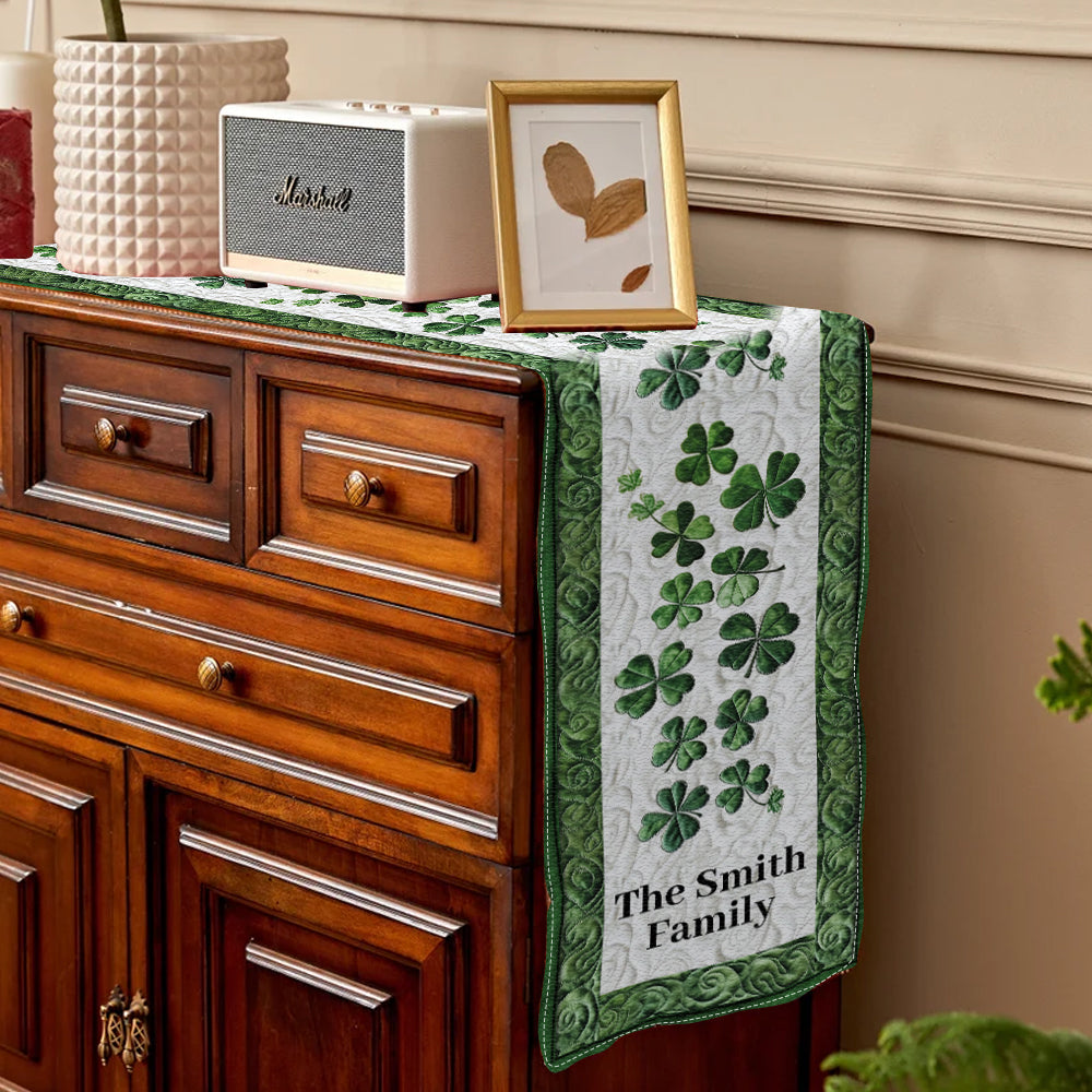 Chemin de table personnalisé Lucky Family - Famille