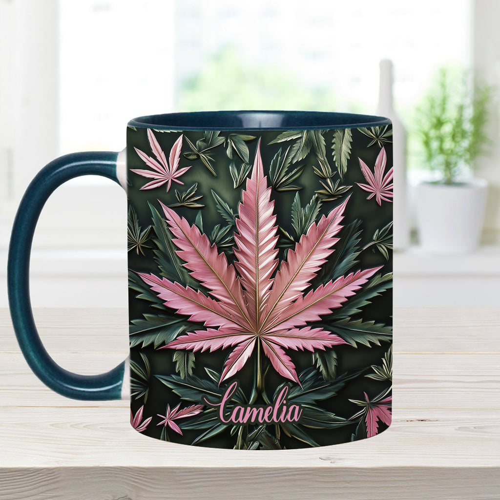 Stoner Chick – Personalisierter Becher mit Cannabis-Akzent