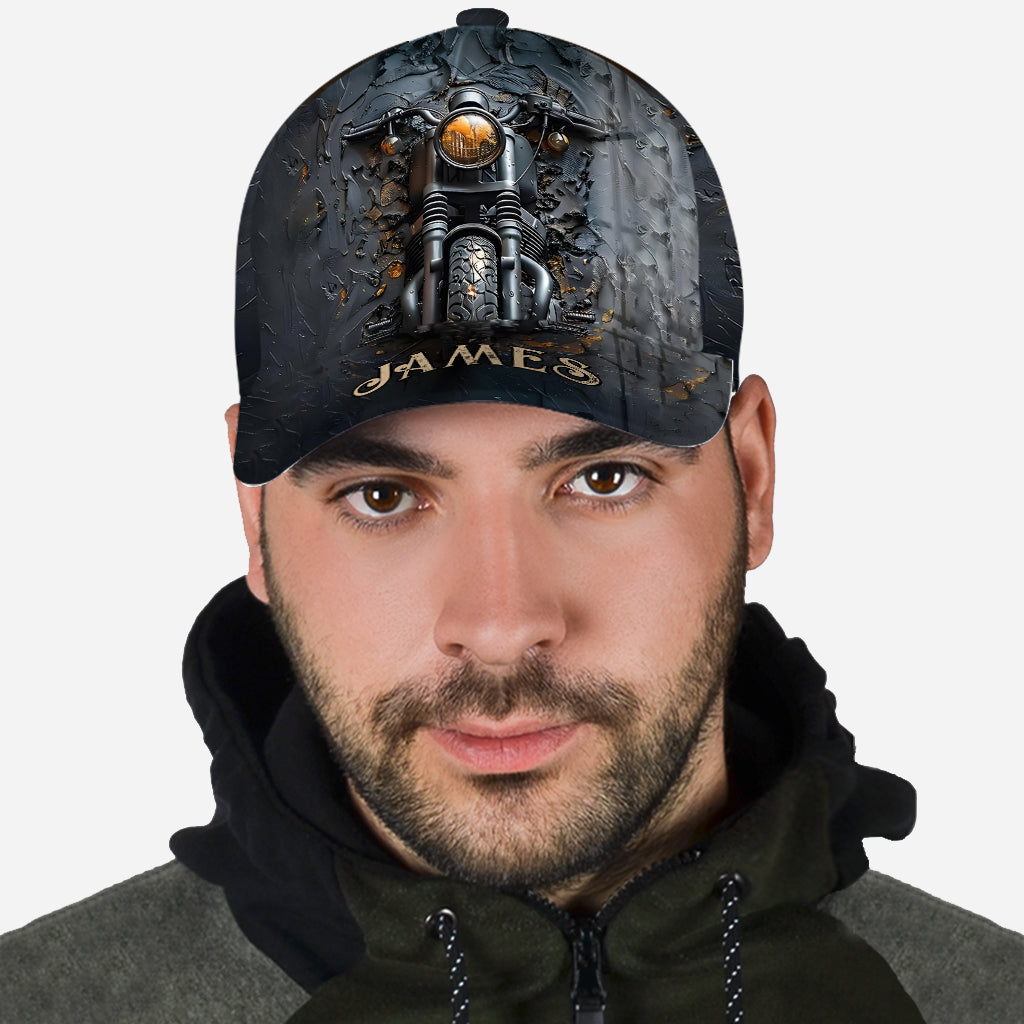 Ne sous-estimez jamais un vieux motard ! – Casquette de motard classique personnalisée