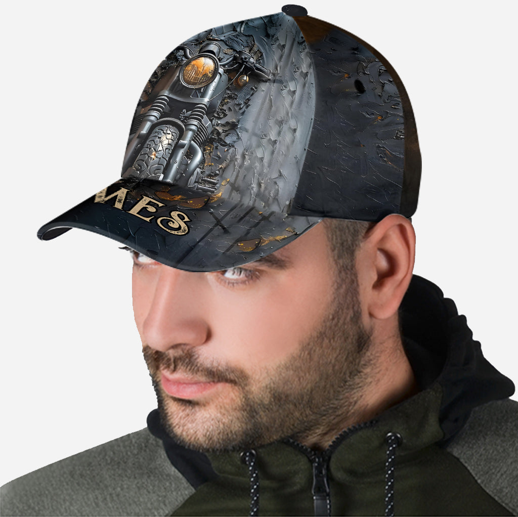 Ne sous-estimez jamais un vieux motard ! – Casquette de motard classique personnalisée