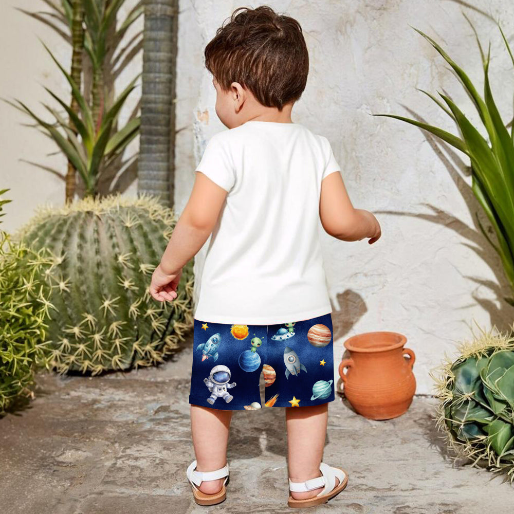 Cooles Weltraum-Alphabet – Personalisiertes Kinder-T-Shirt & Shorts