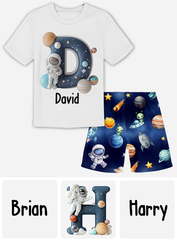 Cooles Weltraum-Alphabet – Personalisiertes Kinder-T-Shirt & Shorts