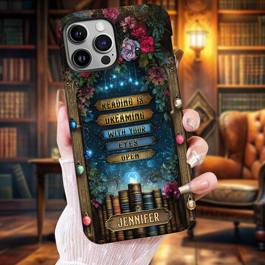 Lesen ist Träumen – Personalisierte Handyhülle mit Buchmotiv