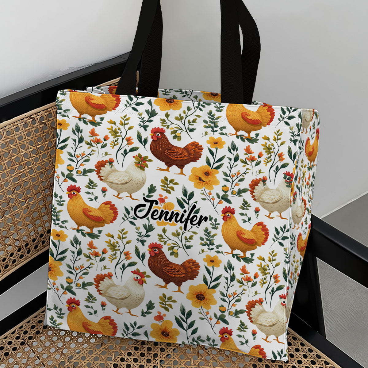 Niedliche Tragetasche aus Canvas mit Hühnermotiv und Blumenmuster – personalisierter Allover-Hühnerprint