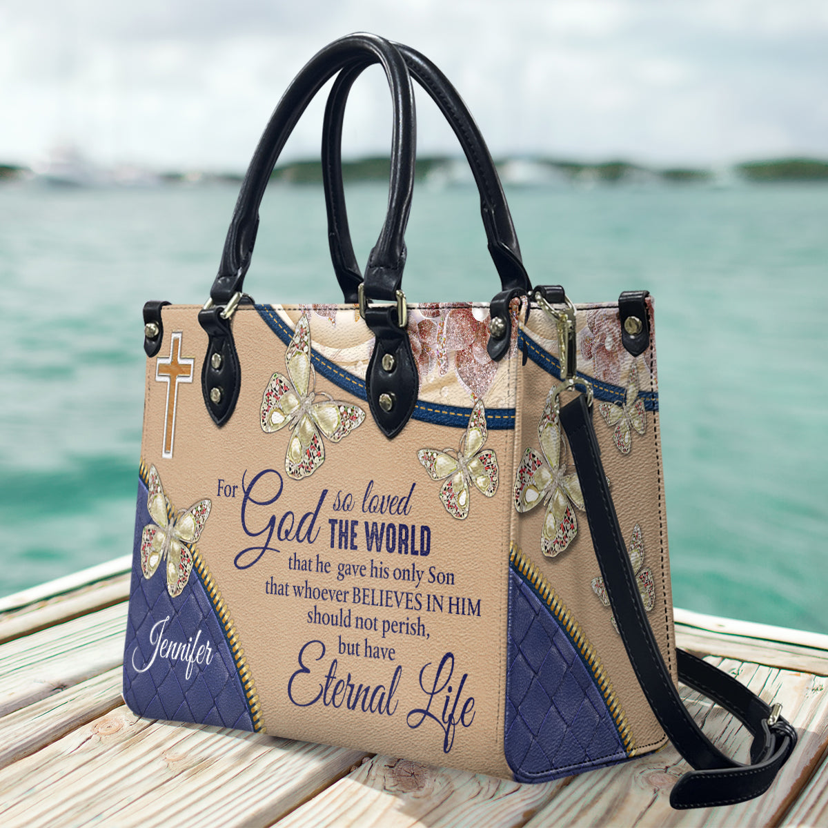Denn so sehr hat Gott die Welt geliebt – personalisierte Schmetterlings-Lederhandtasche