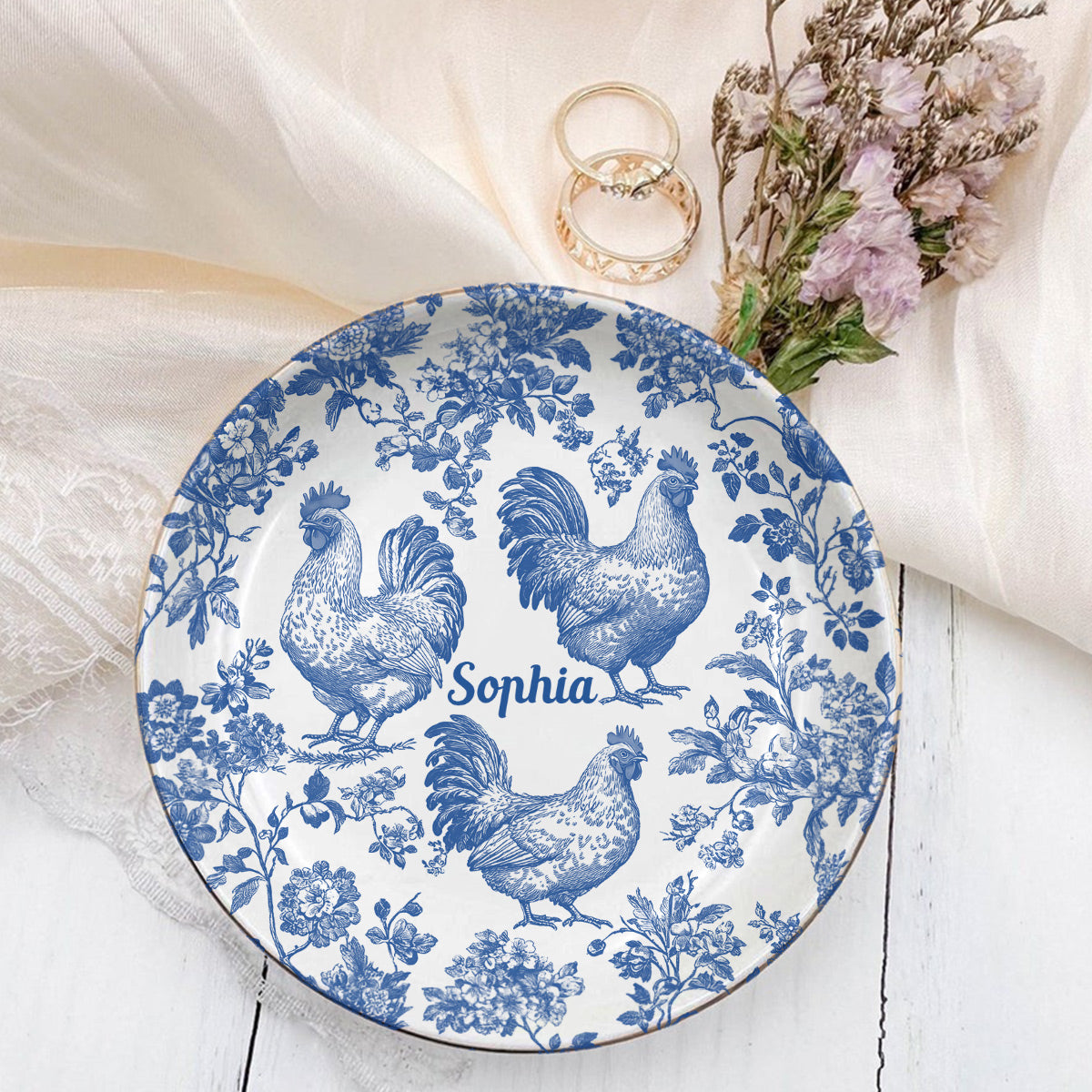 Personalisierte Schmuckschale mit Hühnermotiv im Toile-de-Jouy-Stil
