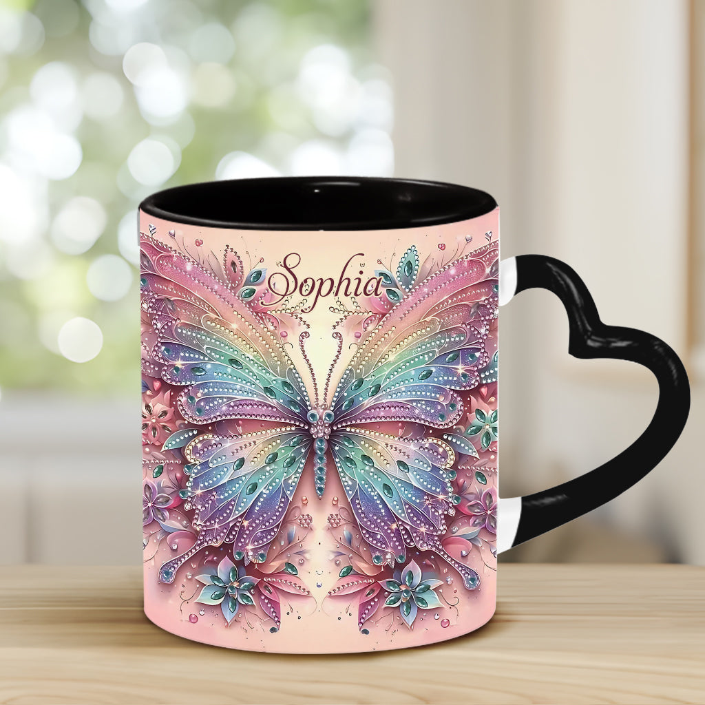 Schmetterling & Blume – Personalisierte Tasse mit Schmetterlingsherz-Henkel