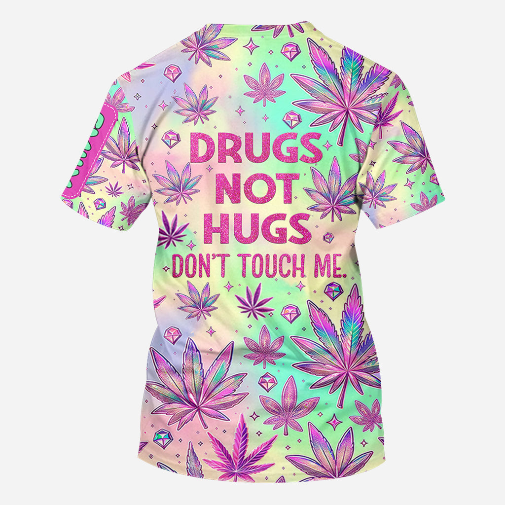 Drogen statt Umarmungen – Personalisiertes „Grass-über-alles“-Shirt