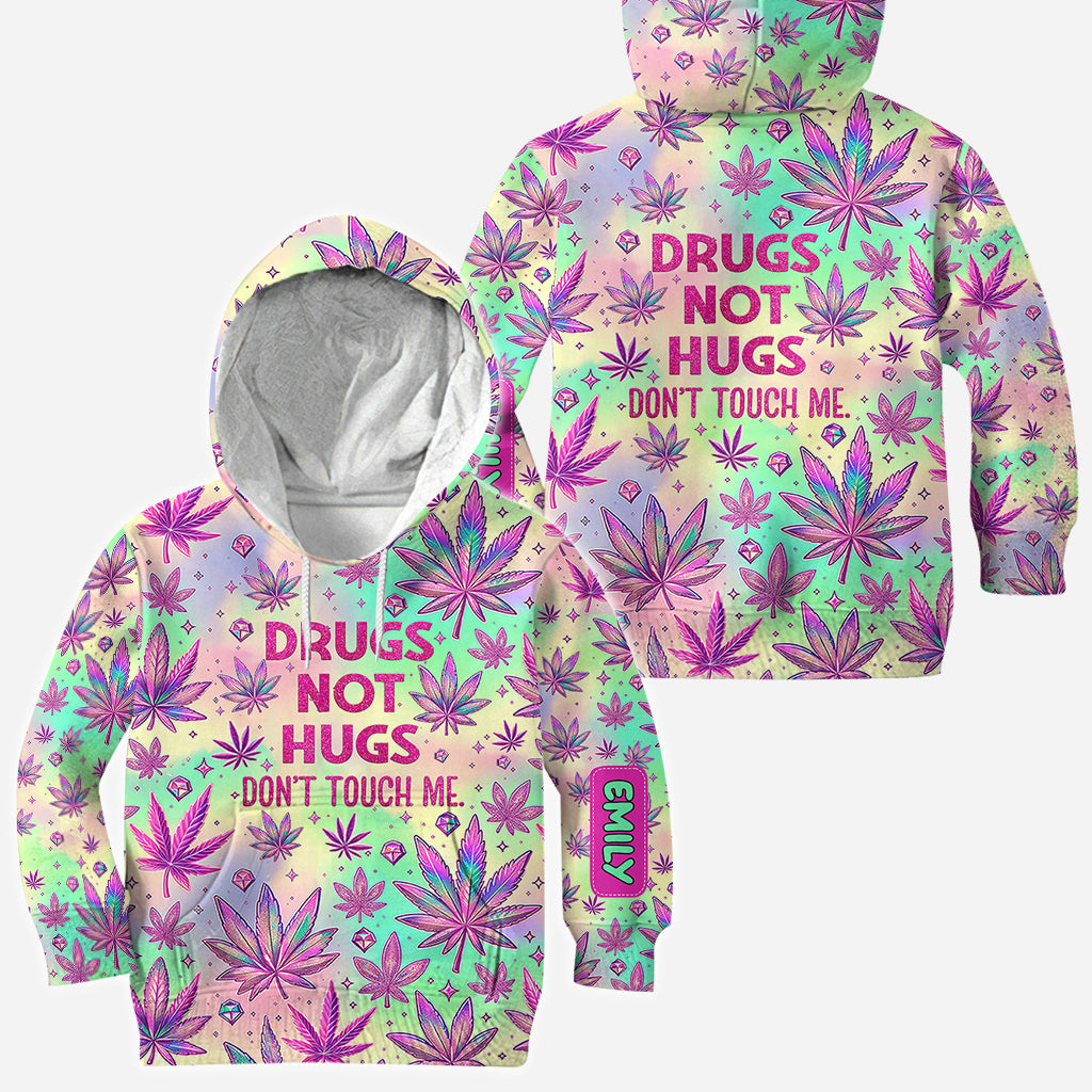 Drogen statt Umarmungen – Personalisiertes „Grass-über-alles“-Shirt