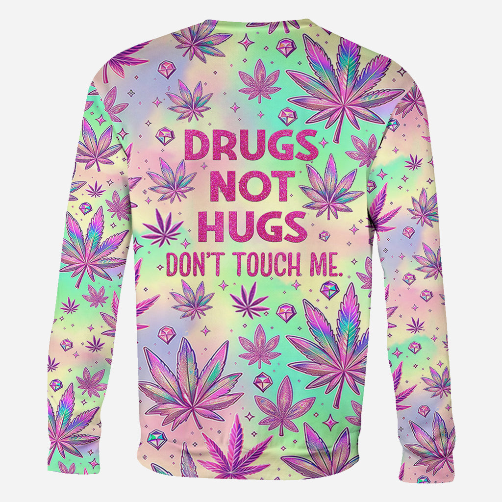 Drogen statt Umarmungen – Personalisiertes „Grass-über-alles“-Shirt