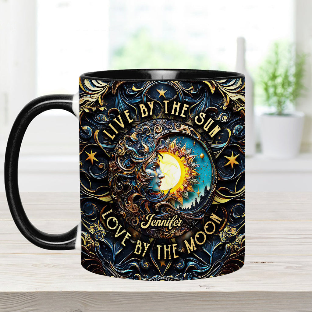 Lebe nach der Sonne, liebe nach dem Mond – Personalisierte Tasse mit Hippie-Akzent