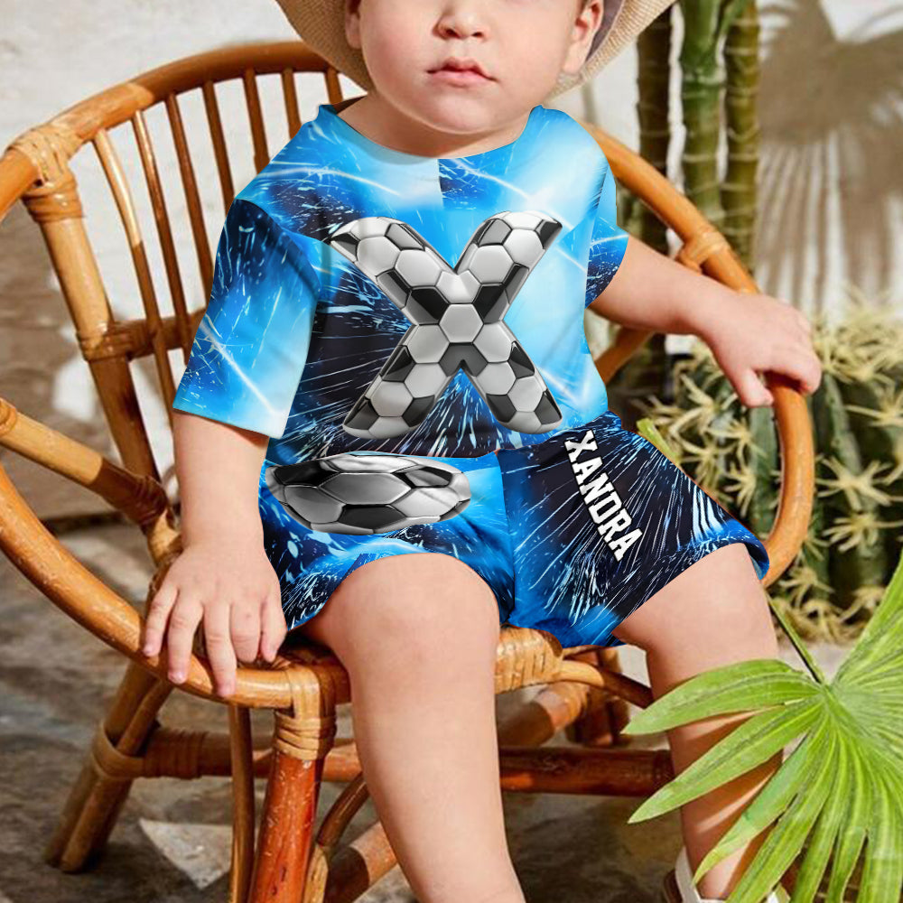 Cooles Fußball-Alphabet – Personalisiertes Fußball-T-Shirt und Shorts für Kinder