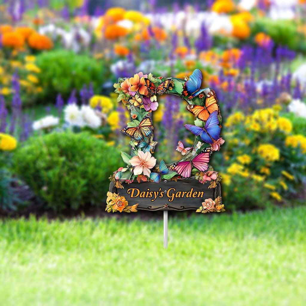 Brief mit Blumen- und Schmetterlingsmotiv – Personalisierte Gartendekoration aus Metall