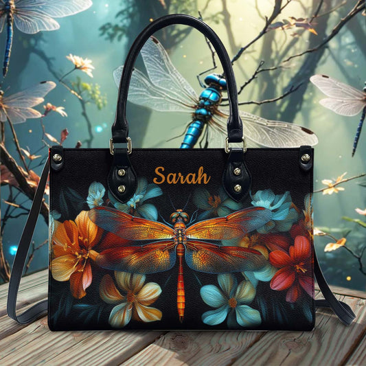 Atemberaubende Libelle – personalisierte Libellen-Lederhandtasche