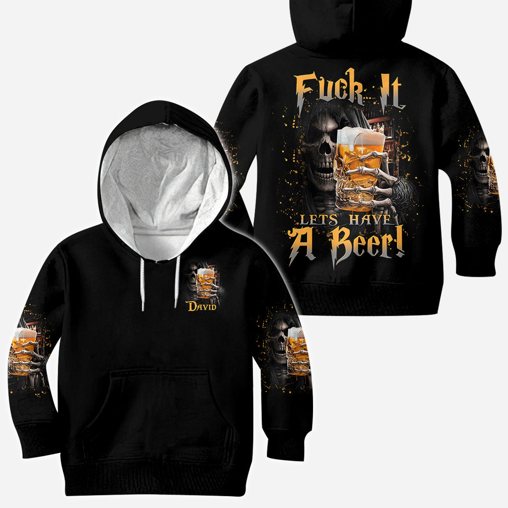 Lasst uns ein Bier trinken! - Personalisiertes T-Shirt mit Bier-Aufdruck