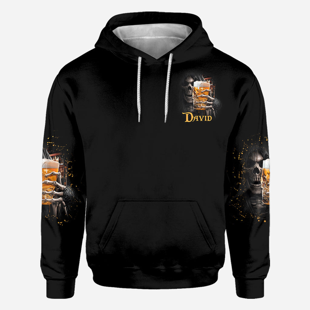 Lasst uns ein Bier trinken! - Personalisiertes T-Shirt mit Bier-Aufdruck