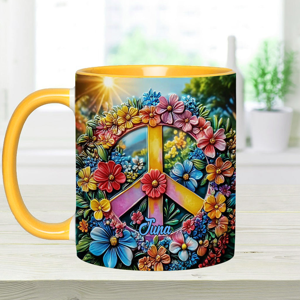 Personalisierte Tasse mit Blumen-Friedenszeichen und Hippie-Akzent
