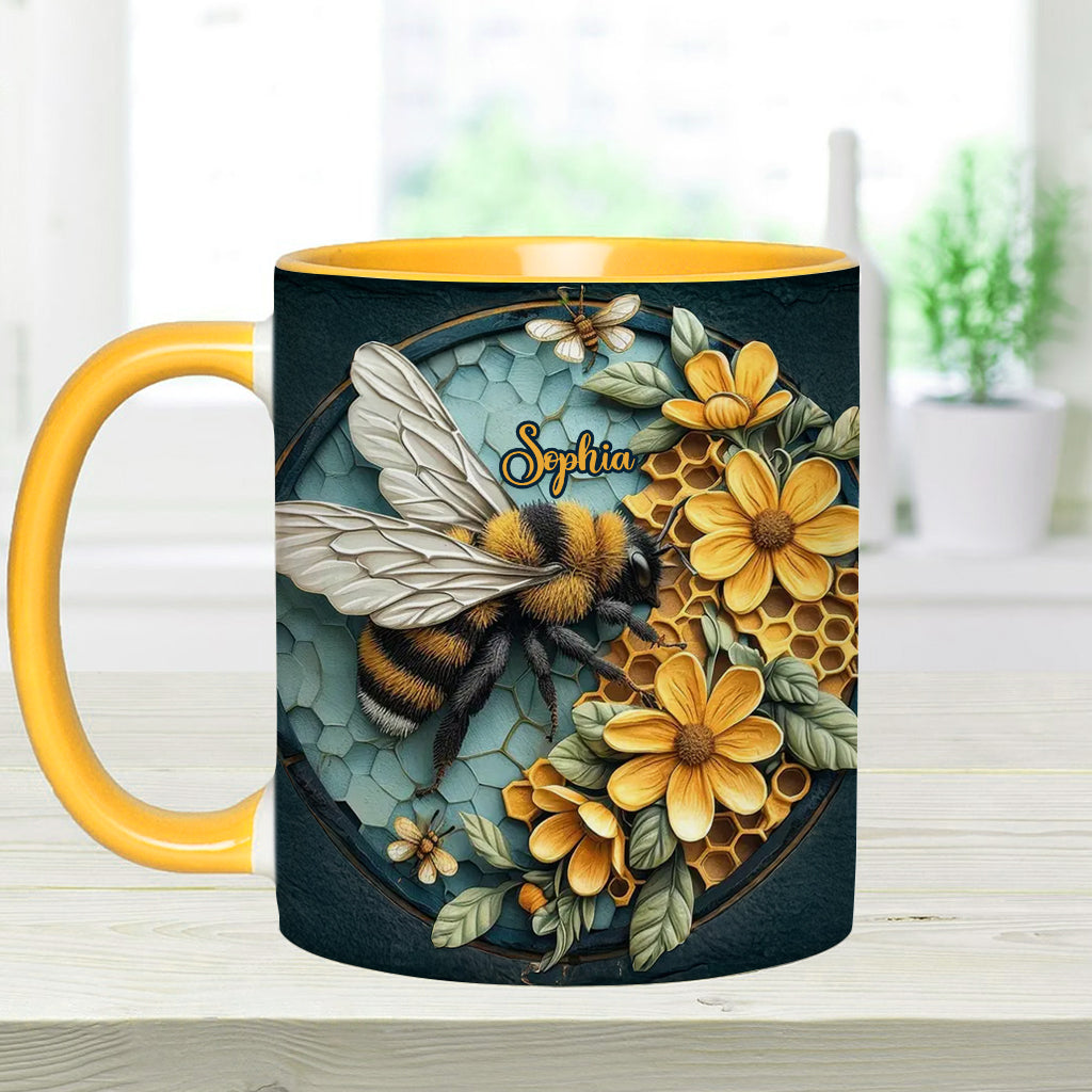 Biene und Honigwabe – Personalisierte Tasse mit Bienenmotiv