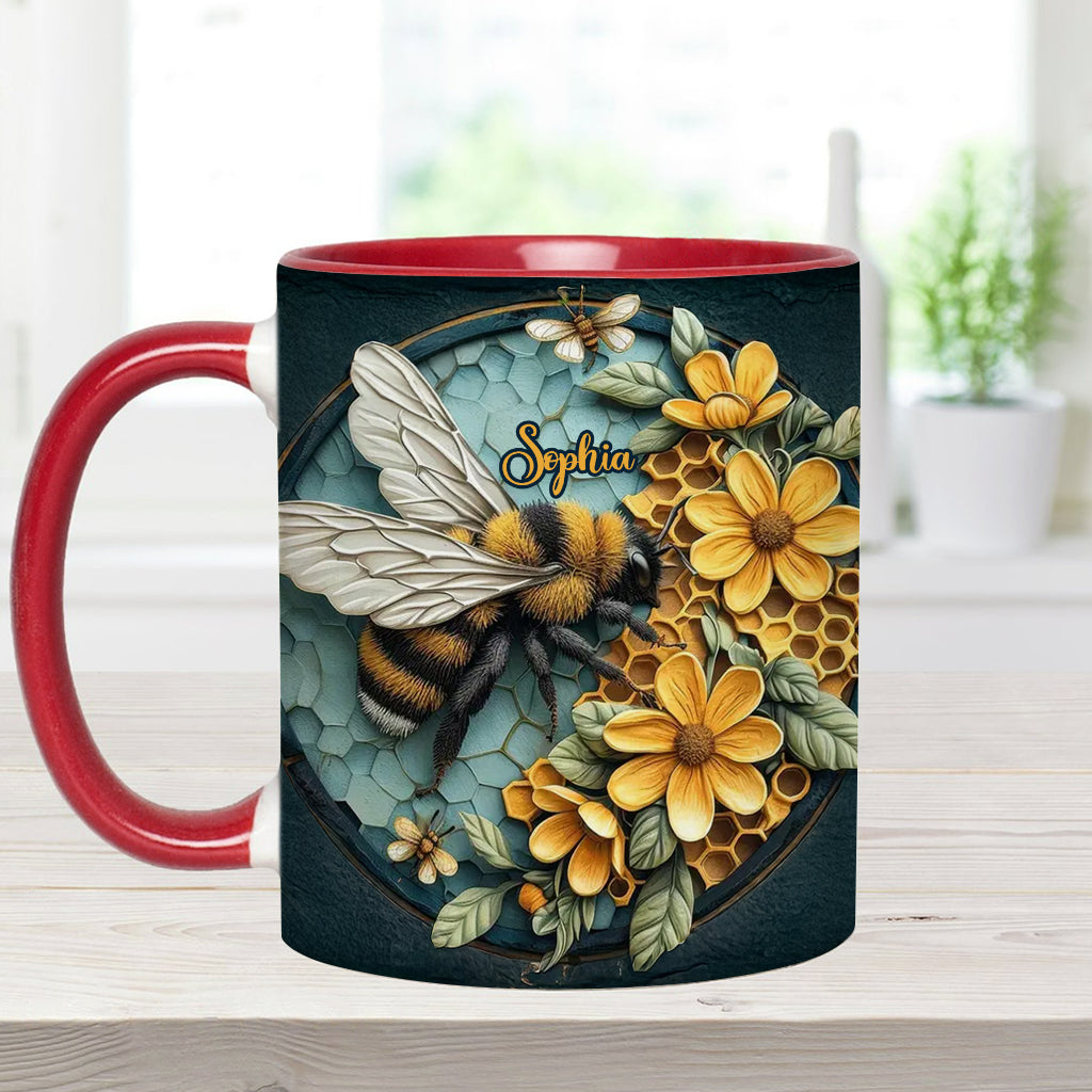 Biene und Honigwabe – Personalisierte Tasse mit Bienenmotiv