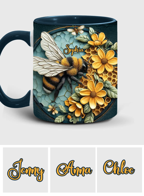 Biene und Honigwabe – Personalisierte Tasse mit Bienenmotiv