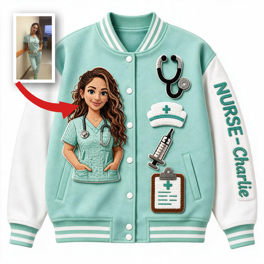 Personalisierte Latina Nurse Life Varsity Jacke - Individuell Besticktes RN Geschenk für Pflegekräfte