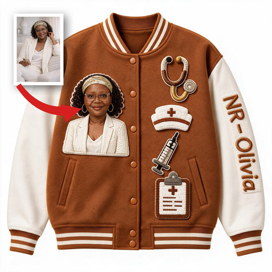 Personalisierte alte schwarze Krankenschwester Varsity-Jacke - Individuell besticktes Geschenk für Pflegekräfte