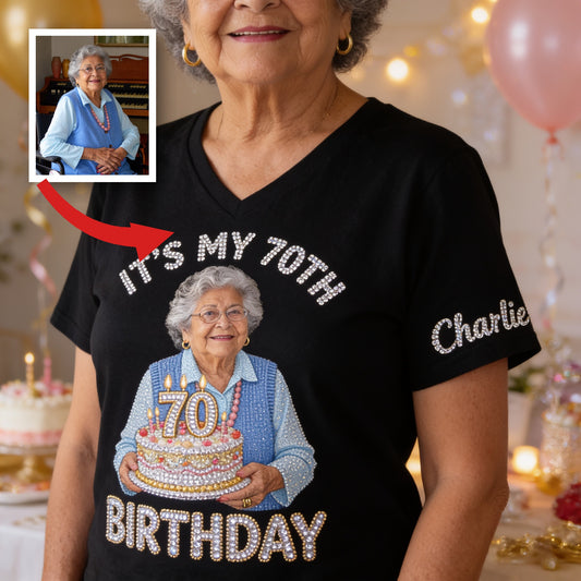 T-Shirt V-Neck Personnalisé 70e Anniversaire Femme Latina, Cadeau pour Mamie Maman Épouse