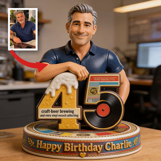 Cadeau personnalisé de figurine 3D pour l'anniversaire des 45 ans d'un homme d'âge moyen