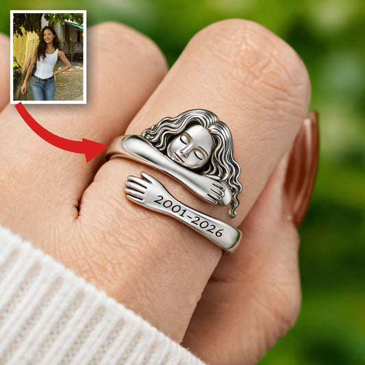 Bague Ajustable en Mémoire d'une Femme Latina Personnalisée