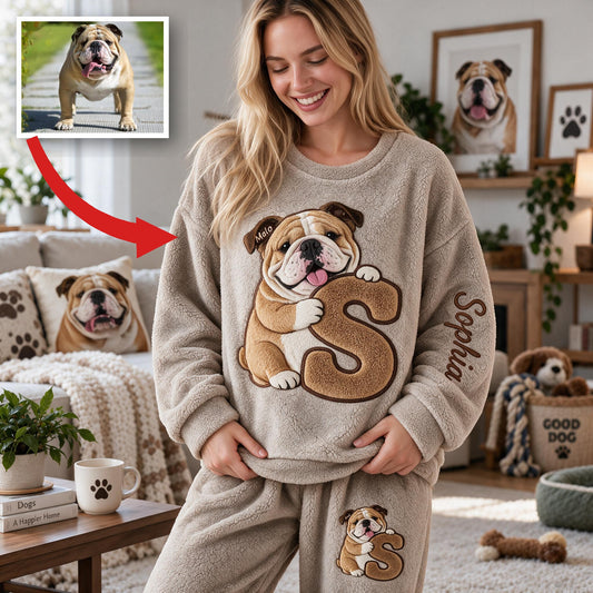 Personalisierte Fawn & Weiße Bulldogge Fleece Lounge Set für Hundeliebhaber