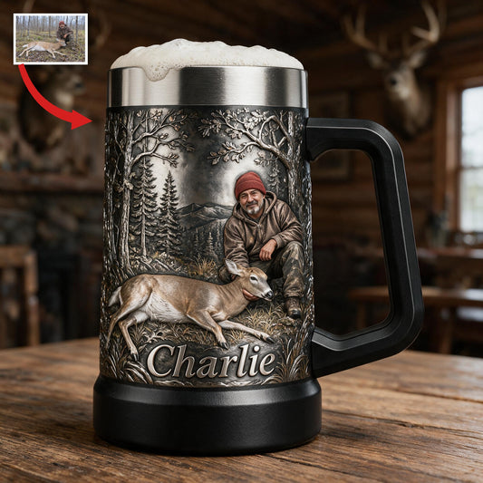 Stein à bière personnalisé pour chasseur latino d'âge moyen avec cerf