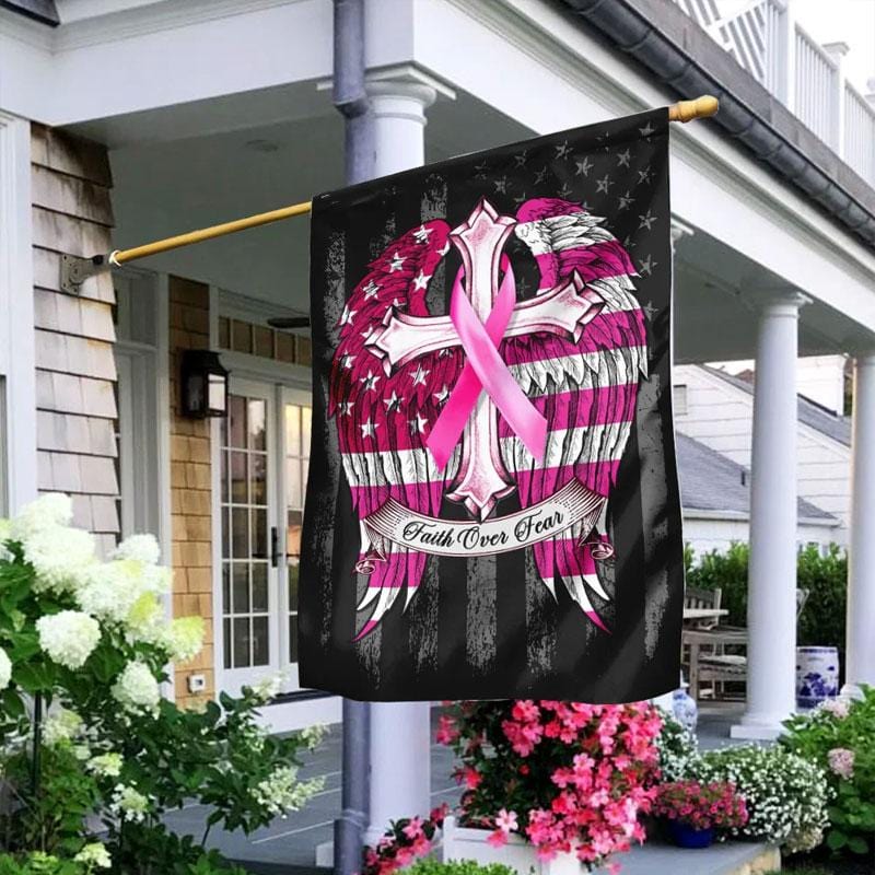 Glaube statt Angst – Hausflagge zur Sensibilisierung für Brustkrebs 0822