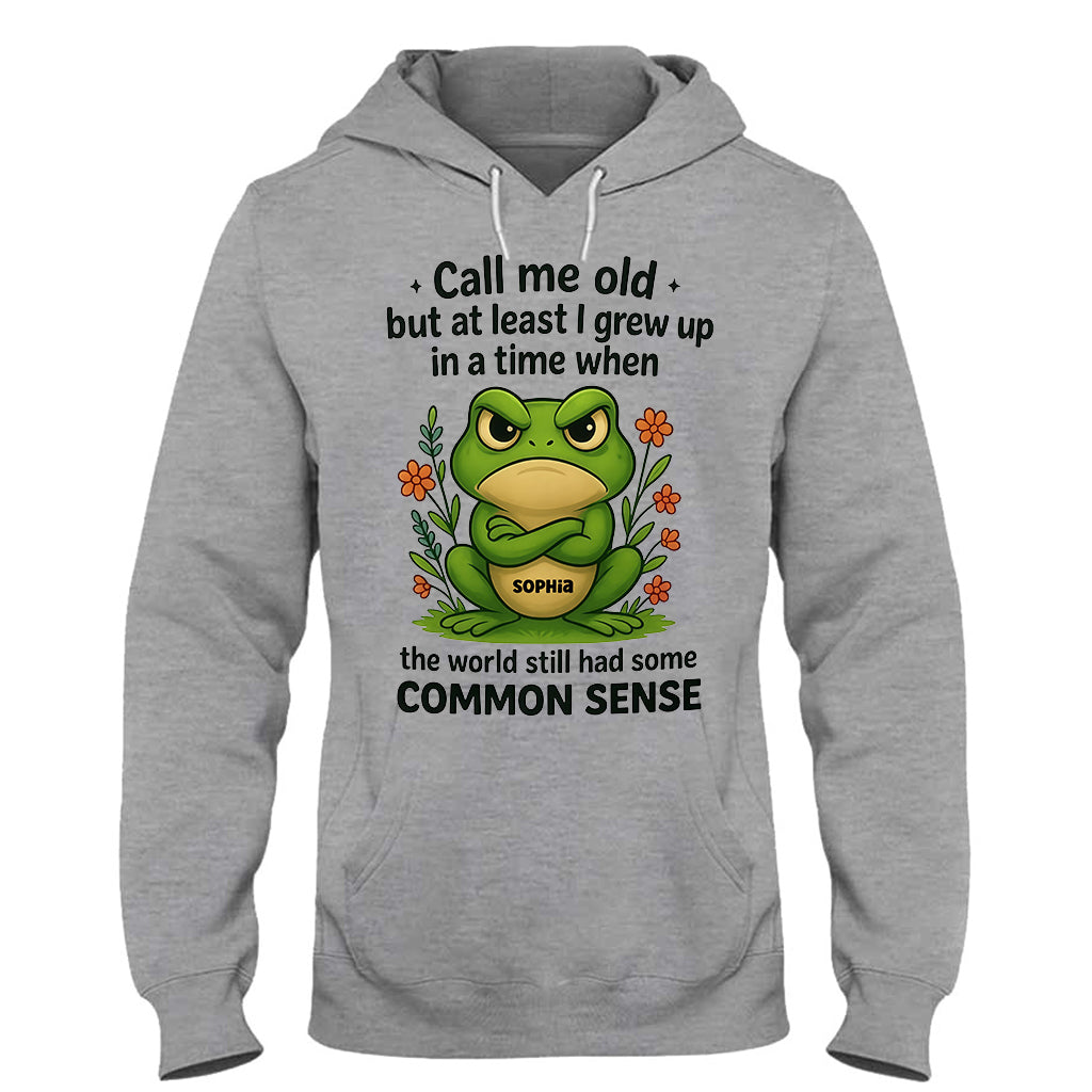 Call Me Old – Personalisiertes T-Shirt und Hoodie mit Froschmotiv