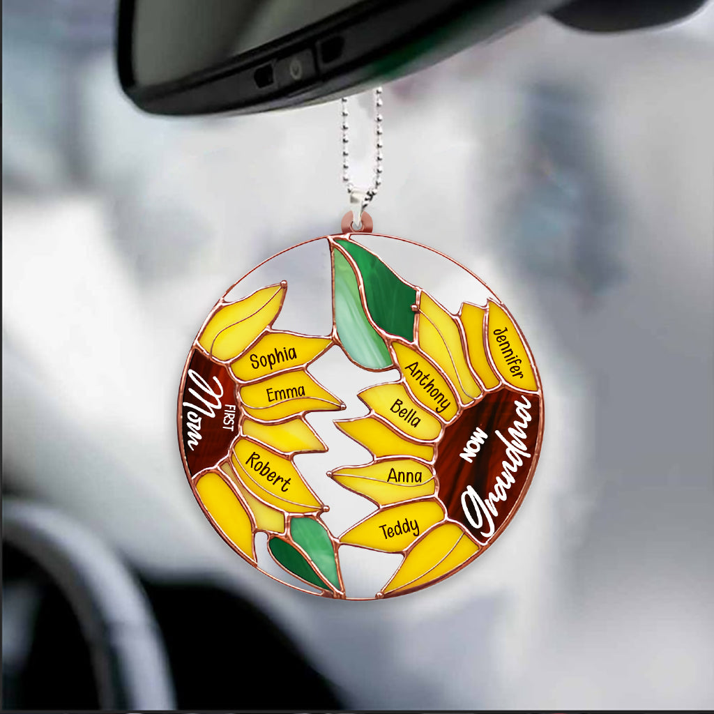 Tournesol « Maman d’abord, maintenant grand-mère » - Ornement de voiture transparent et personnalisé « Grand-mère »