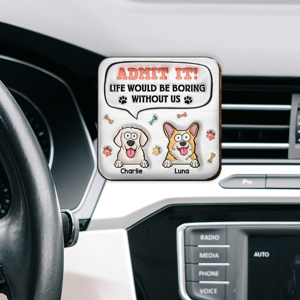 Ohne mich wäre das Leben langweilig – personalisierter Auto-Sonnenblendenclip in Hundeform