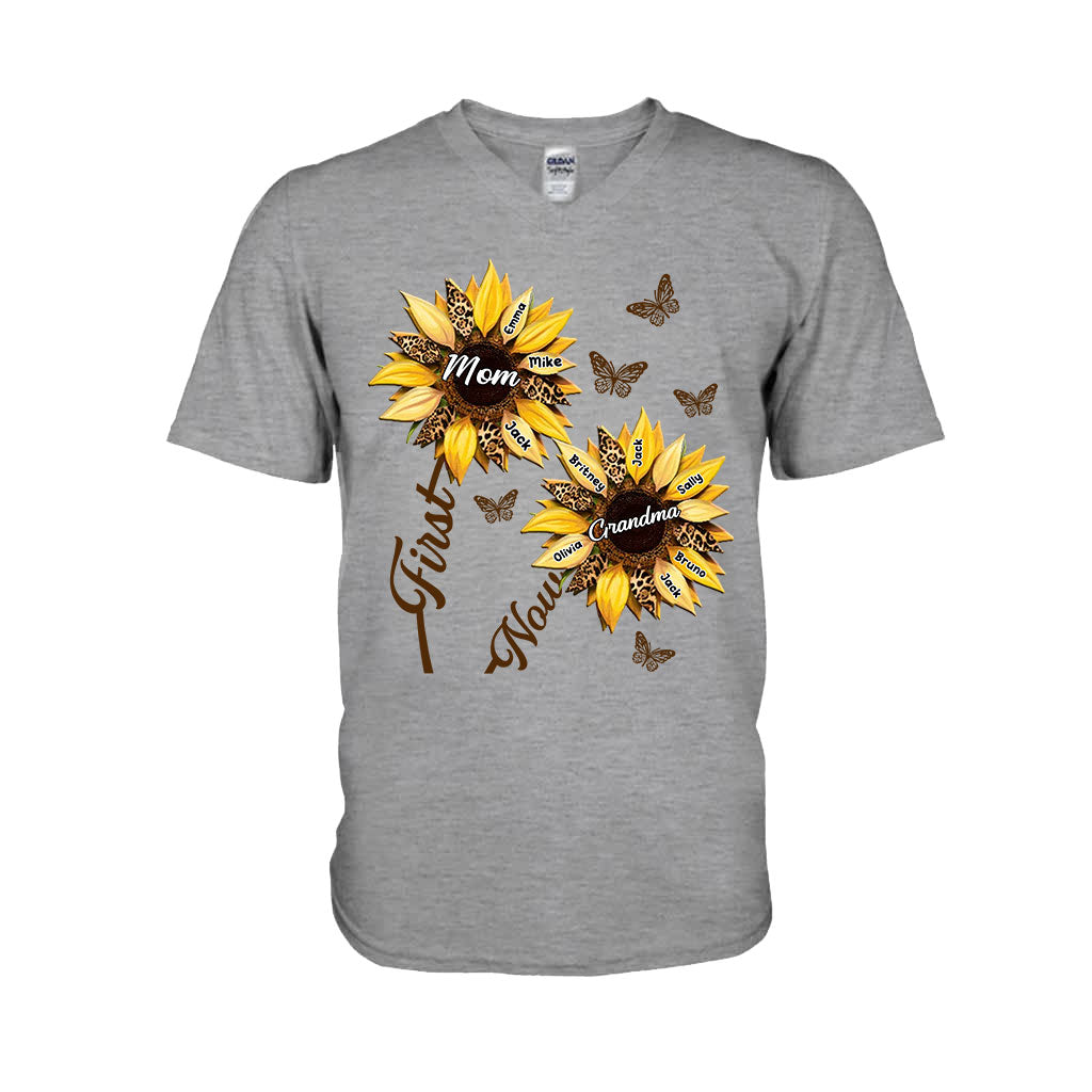 First Mom Now Grandma Sunflower - Personalized Grandma T-shirt And Hoodie