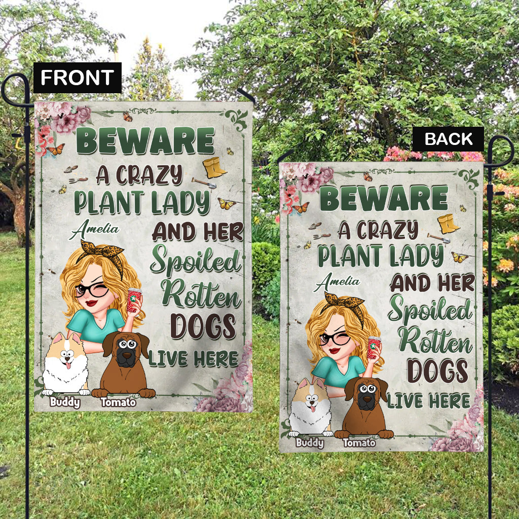 La folle aux plantes et ses chiens - Drapeau de jardin personnalisé